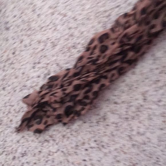Cheetah Print Scarf - Picture 3 of 4
